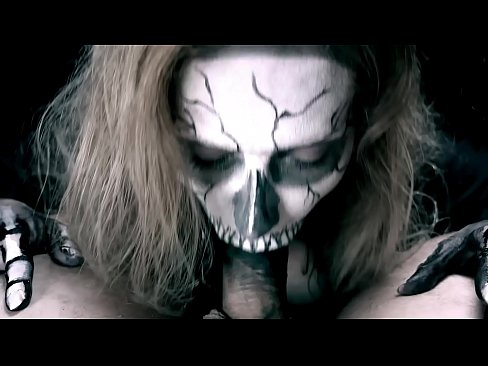 ❤️ Demon famke sûgje hoanne mei har swarte mûle en slikken cum. ️❌ Seksfideo op fy.banglablog.top ☑